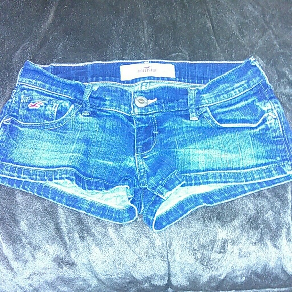 Shorts - Picture 1 of 2